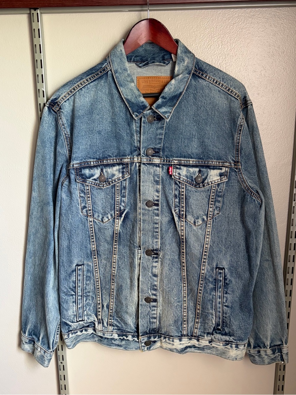 XL Men’s Levi’s Denim Jacket